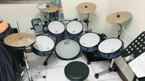 胡乃文 - 自家上課樂器