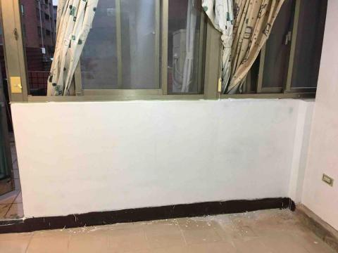 世華工程行 - 油漆粉刷-底漆施工中