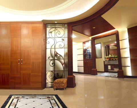 亦樺室內裝修設計工作室.京美興業有限公司 - 新古典風-賴公館~玄關