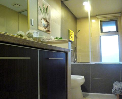 亦樺室內裝修設計工作室.京美興業有限公司 - 簡約輕奢華風-賴公館~主臥室 浴室