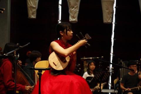 Winni老師音樂教學 - 此照片為排練時紀錄，平時在樂圈是個專業的演奏家，youtobe也能搜尋的到我的演奏，歡迎觀賞。