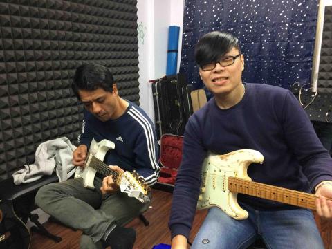 JJ吉他教室 - 同行老師來玩 JJ吉他教室 - 同行老師來玩