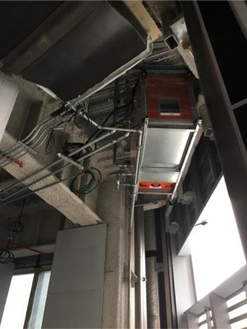 興榮水電 - 冰水主機配管中