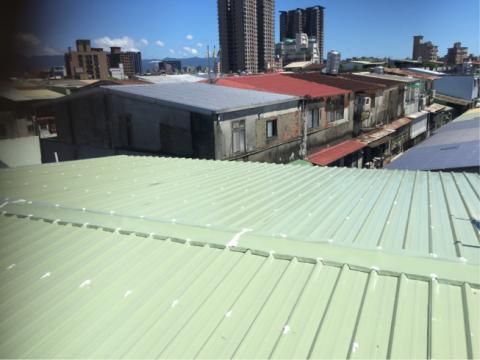 鈺軒工程有限公司 - 鐵屋蓋不鏽鋼三合一烤漆浪板