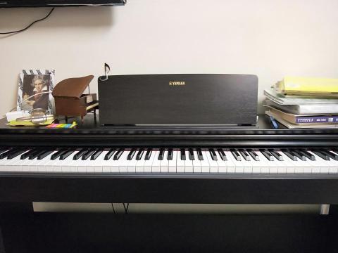 鋼琴家教 - 電鋼琴