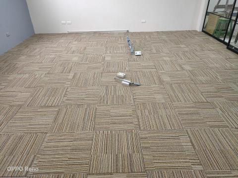 真敢拼（惠成）裝修工程 - 50cmX50cm高密度 防燄 方塊地毯