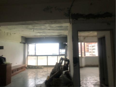 利升工程行 - 舊屋裝潢全拆整理，全室油漆施作