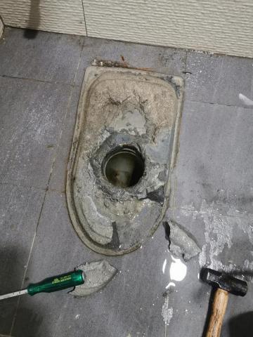 謝昇諺 - 舊式濕式施工,糞管水泥不足導致漏水 謝昇諺 - 舊式濕式施工,糞管水泥不足導致漏水