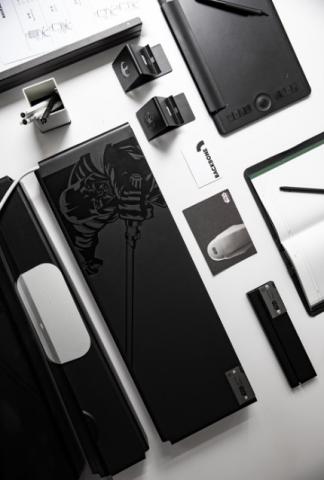 王容之 - 國際影視公司
聯名辦公室周邊小物設計