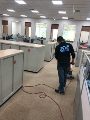 耘源有限公司（專業辦公室、商業大樓清潔規劃） - 地毯清洗