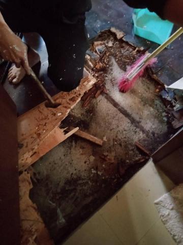 佳益家事家事服務部 - 木質地板漏水挖開地板