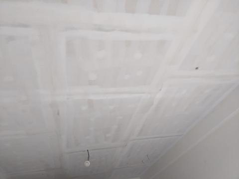 三合順防水油漆塗裝裝修工程 - 輕隔間天花板面全面批土毛細孔補平