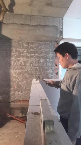 楊侑城 - 白磚隔間