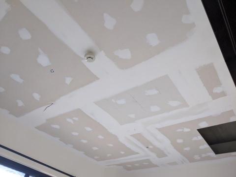 三合順防水油漆塗裝裝修工程 - 天花板輕隔間接縫批土整平