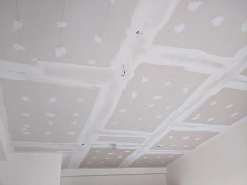 三合順防水油漆塗裝裝修工程 - 天花板輕隔間接縫批土整平