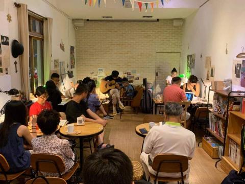 陳俊呈 - 咖啡館演出 陳俊呈 - 咖啡館演出