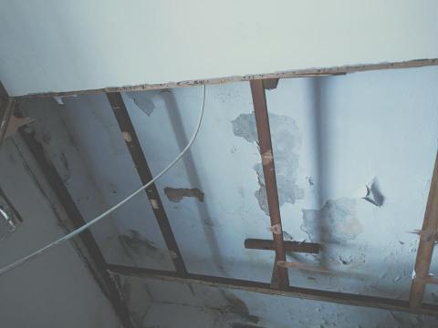 佳益家事家事服務部 - 天花板漏水