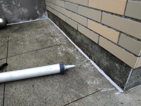 賴克明防水防漏 - 施工中(單一PU)牆角加強