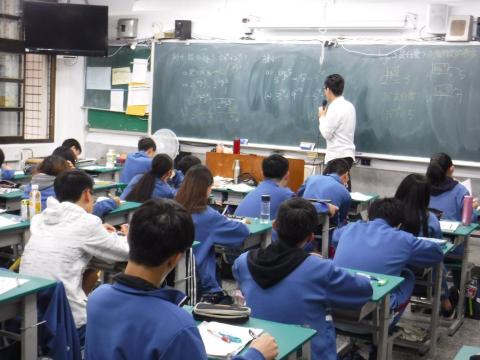 葉泓毅 - 認真上課的學生