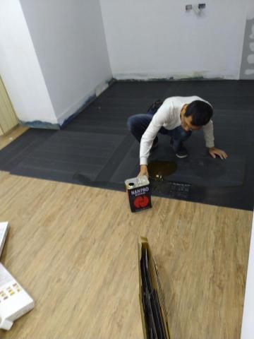 小胖 - 塑膠地板