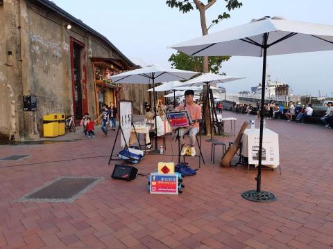 嘉洺 - 街頭藝人
 嘉洺 - 街頭藝人