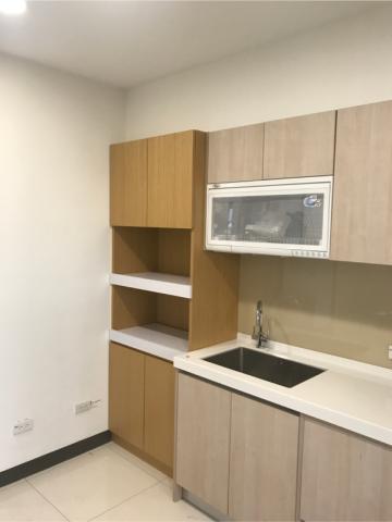 榆辰窗簾地板壁紙室內裝璜統包工程 - 