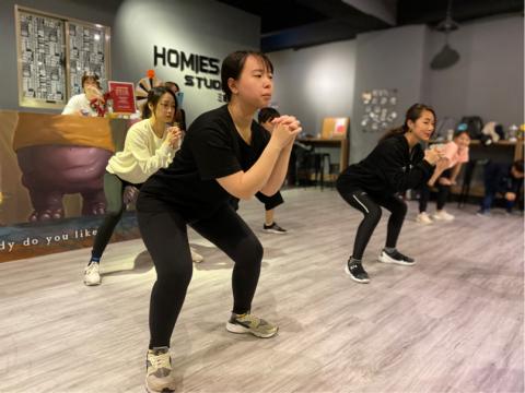 璠璠-你的體態與自信養成教練 - 