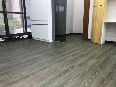 榆辰窗簾地板壁紙室內裝璜統包工程 - 