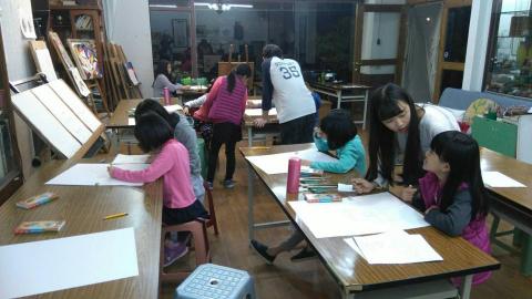 qreeu_t - 在畫室擔任美術助教 