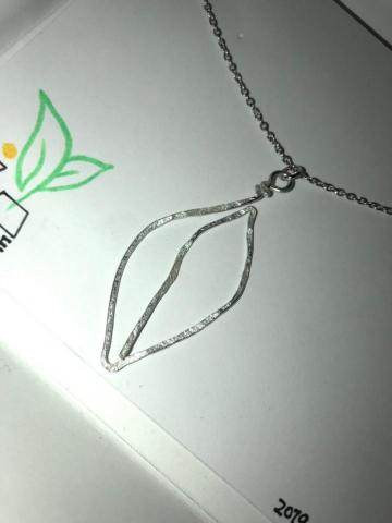 張瑀庭 - 畢業展 - 成品 
材料:鐵絲