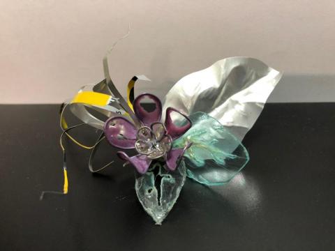 張瑀庭 - 畢業展 - 樣品試做
材料:鋁罐.寶特瓶.鐵絲.指甲油