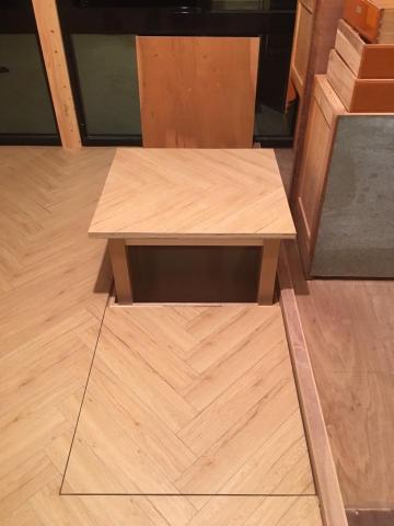 樸昱地板 - 超耐磨人字形木地板  升降桌施工 樸昱地板 - 超耐磨人字形木地板  升降桌施工