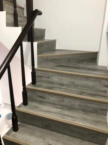 樸昱地板 - SPC石塑防水地板+樓梯止滑條 樸昱地板 - SPC石塑防水地板+樓梯止滑條