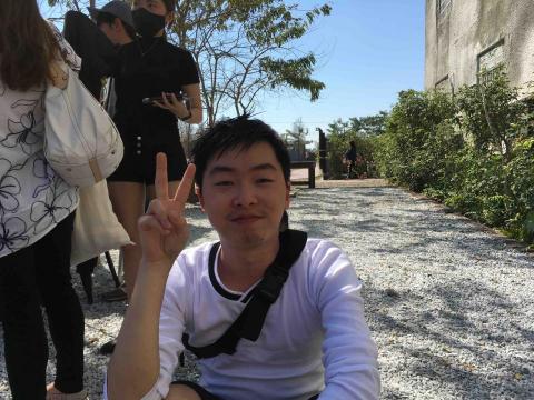 提供開車韓漫服務的專家廖偉翔