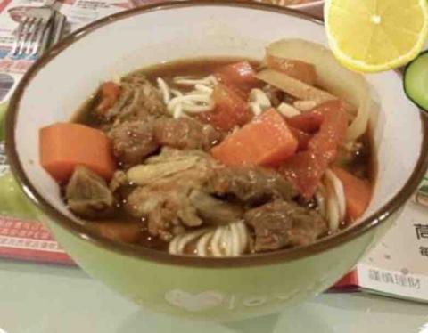 曾媽媽 - 燉牛肉牛筋麵..好吃 ?營養滿分?