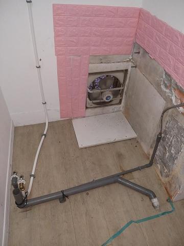 辰杰水電工程行 - 客戶店面安裝洗頭台先前施工