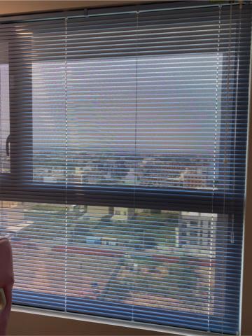 莊坤龍 -  陽光可透進來的鋁百葉