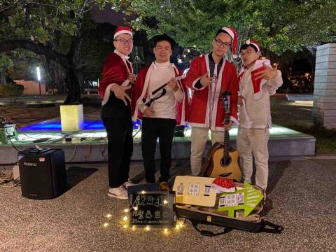 呂長明 - 高雄街頭表演