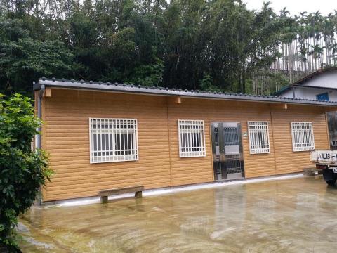 由承富企業社 - 小木屋