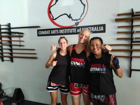 Cathy Huang   (泰拳教練) - 