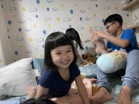 吳孟維 - 家人保母帶的小孩