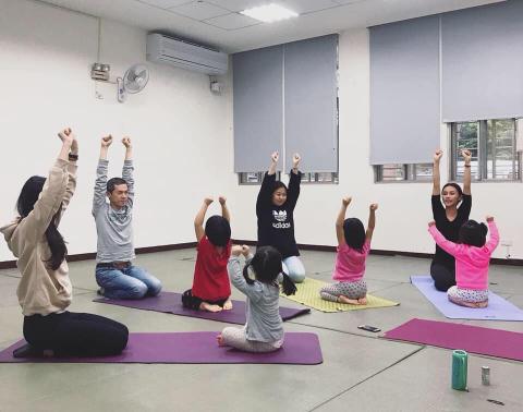 Ishana - 親子瑜伽 Ishana - 親子瑜伽