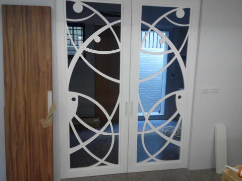 典宏裝修工程 - 玄關推拉門