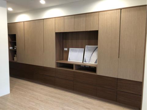 瓦諾司系統傢俱企業有限公司 - 多功能收納衣櫃兼電視櫃