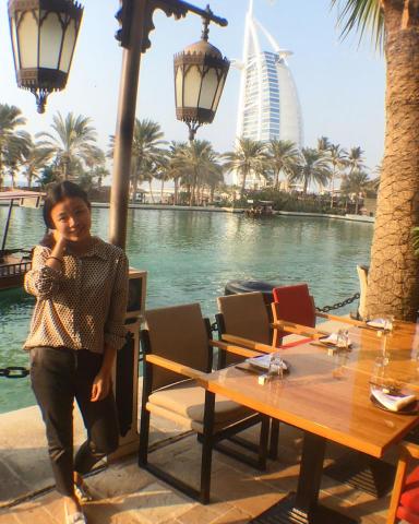 趙文榛 Greta - 在杜拜求學時
學校就在帆船飯店正對面
都同為阿聯酋大集團＂朱美拉集團＂
