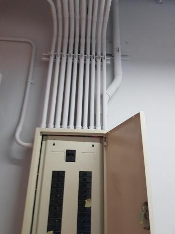 錦良水電修繕 - 餐飲店工業風品型箱及管路