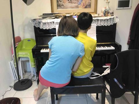 樂樂音樂 - 姐弟四手聯彈
