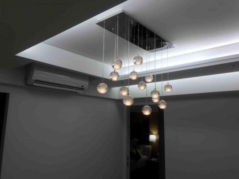 廖子皓 - 安裝餐廳吊燈