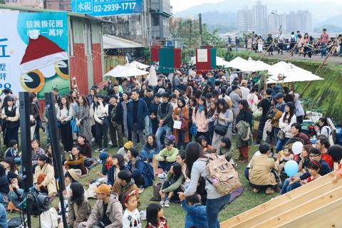 Elise Wang - 2019 河邊耶誕節
以耶誕節為主題，從市集、講座、工作坊到演唱會的複合式大型活動。氣氛溫暖迷人，在兩日內吸引破5000來訪。
