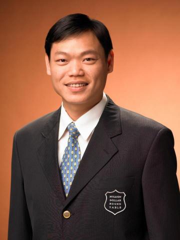 提供高爾夫球服務的專家鑛鑫保險經紀人事務所 蔡炳明